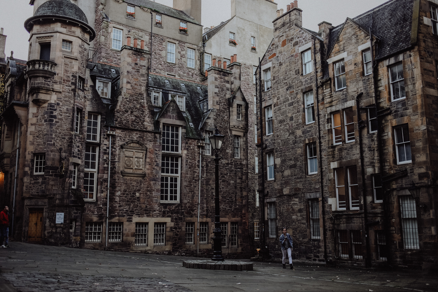 Edinburgh bei Regen Sehenswürdigkeiten Writers Museum