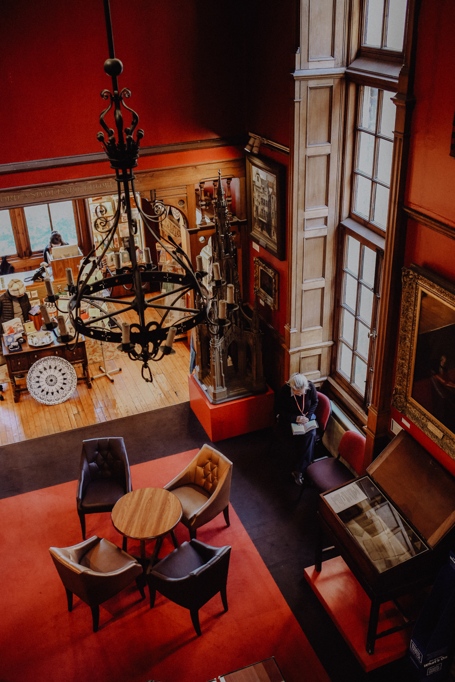 Edinburgh bei Regen Sehenswürdigkeiten Writers Museum